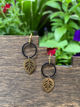 Load image into Gallery viewer, Rosé Earrings
