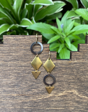 Load image into Gallery viewer, Champagne Earrings
