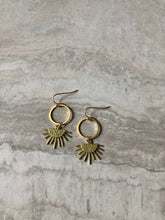 Load image into Gallery viewer, Ray Earrings
