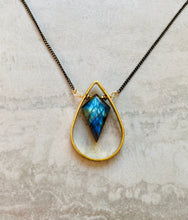 Load image into Gallery viewer, Labradorite Frame Necklace
