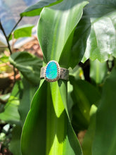 Load image into Gallery viewer, Opal Doublet on hammered band sz 9
