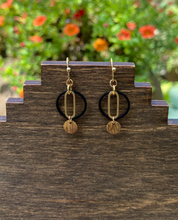 Load image into Gallery viewer, Pinot Grigio Earrings
