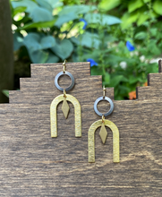 Load image into Gallery viewer, Chardonnay Earrings
